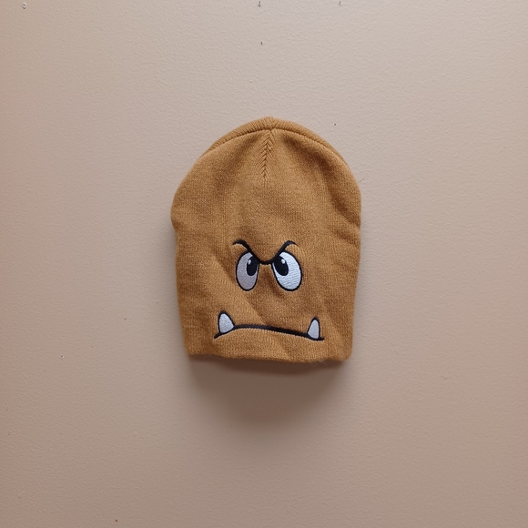 GOOMBA Mario Bros knit hat - Picture 2 of 6
